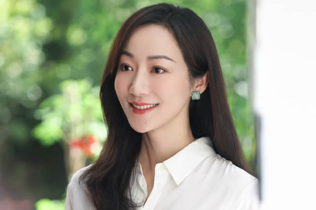 香港美女搬运工朱倩佩:我上相亲节目，被有钱人抢走了。现在发生了什么？